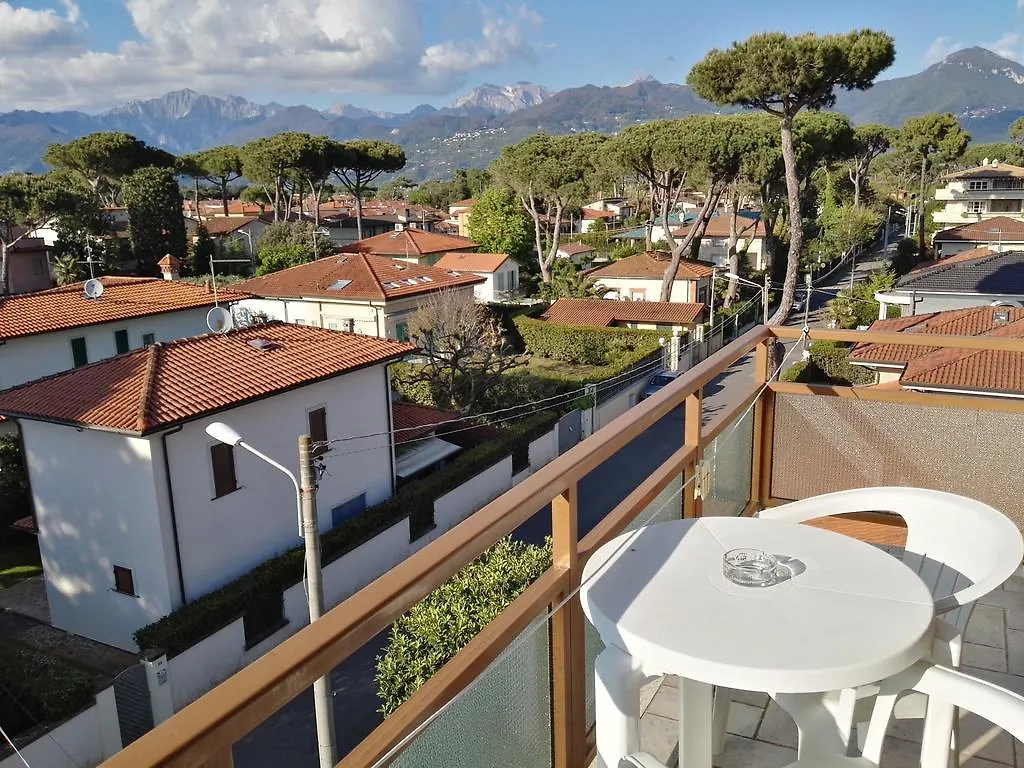 Hotel Elizabeth Marina di Pietrasanta 3*,  Italy